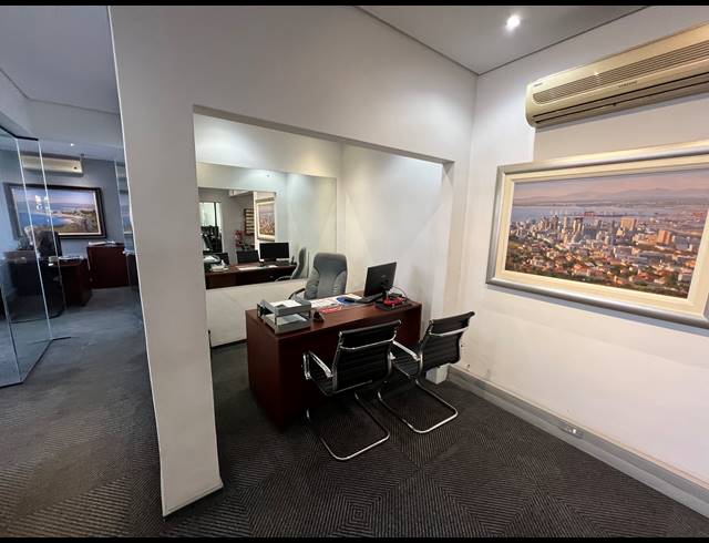 2,113M² RETAIL FOR SALE IN PAROW EAST
